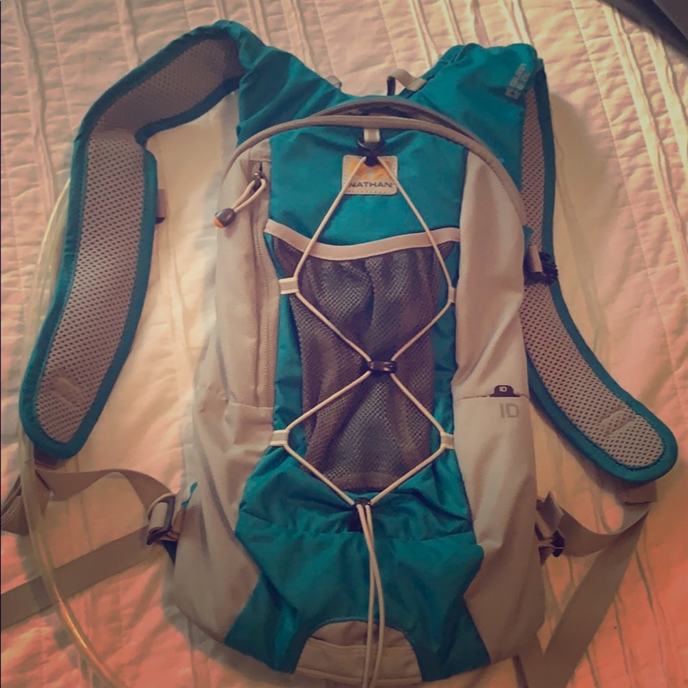 Nathan Quest 2.0 Liter running/hiking backpack